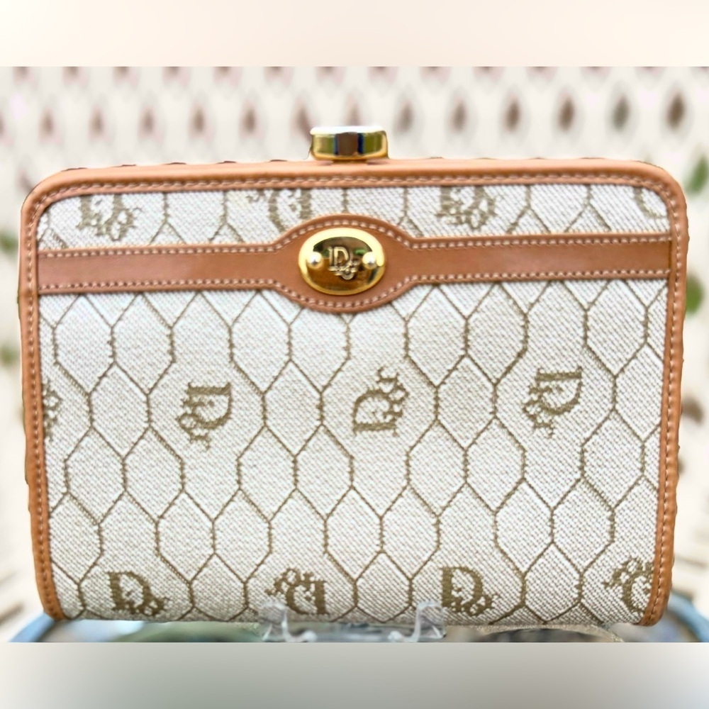 Dior Vintage Honeycomb Kiss-Lock Coin Purse — HARD TO FIND💎